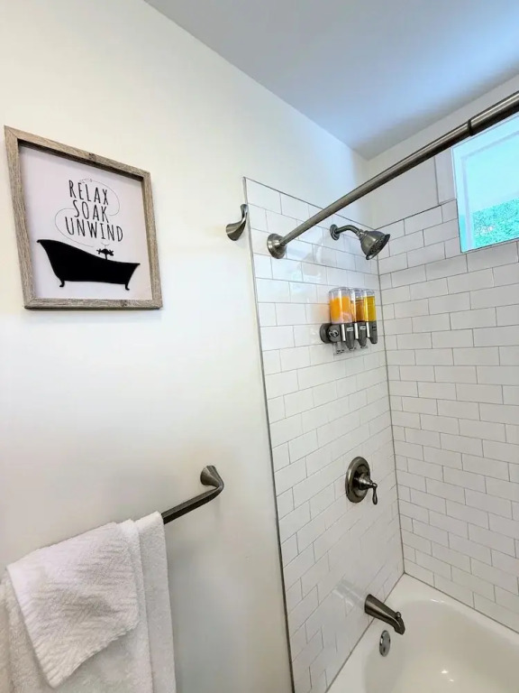 Renovated 2 Bedroom in Durham Superhost