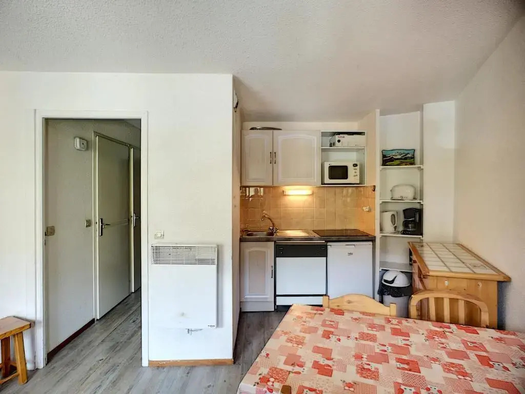 Appartement Les Menuires, 1 pièce, 4 personnes - FR-1-178-105
