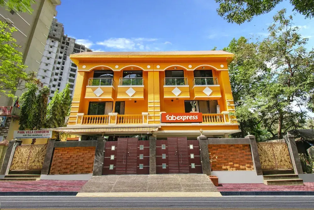 FabExpress Park Villa