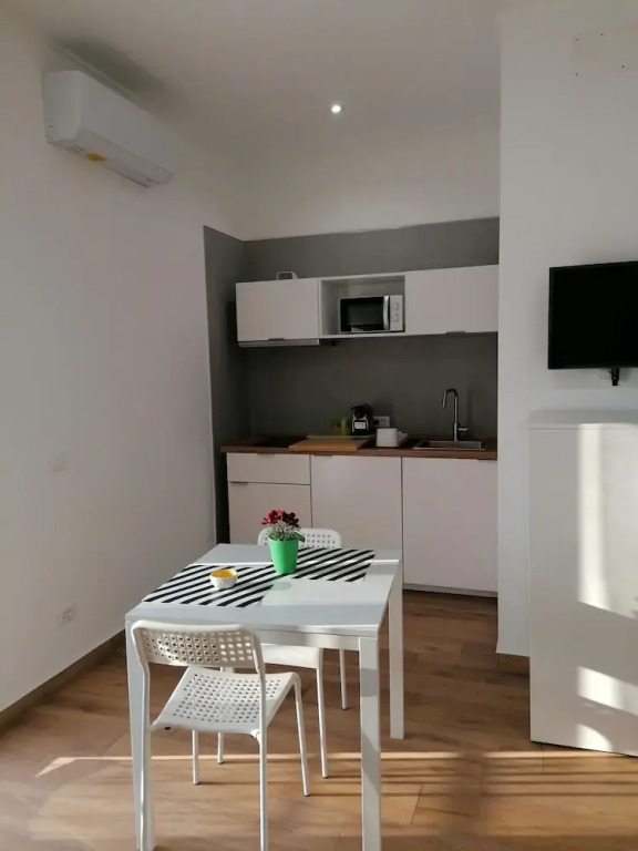 DellOva 98 Rooms
