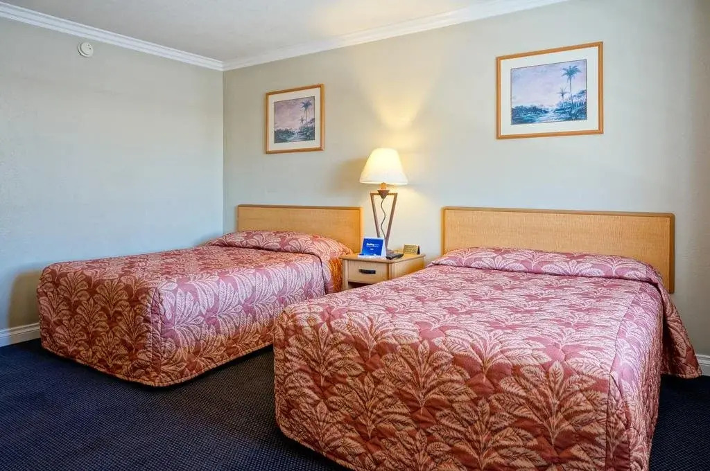 Harbor Motel
