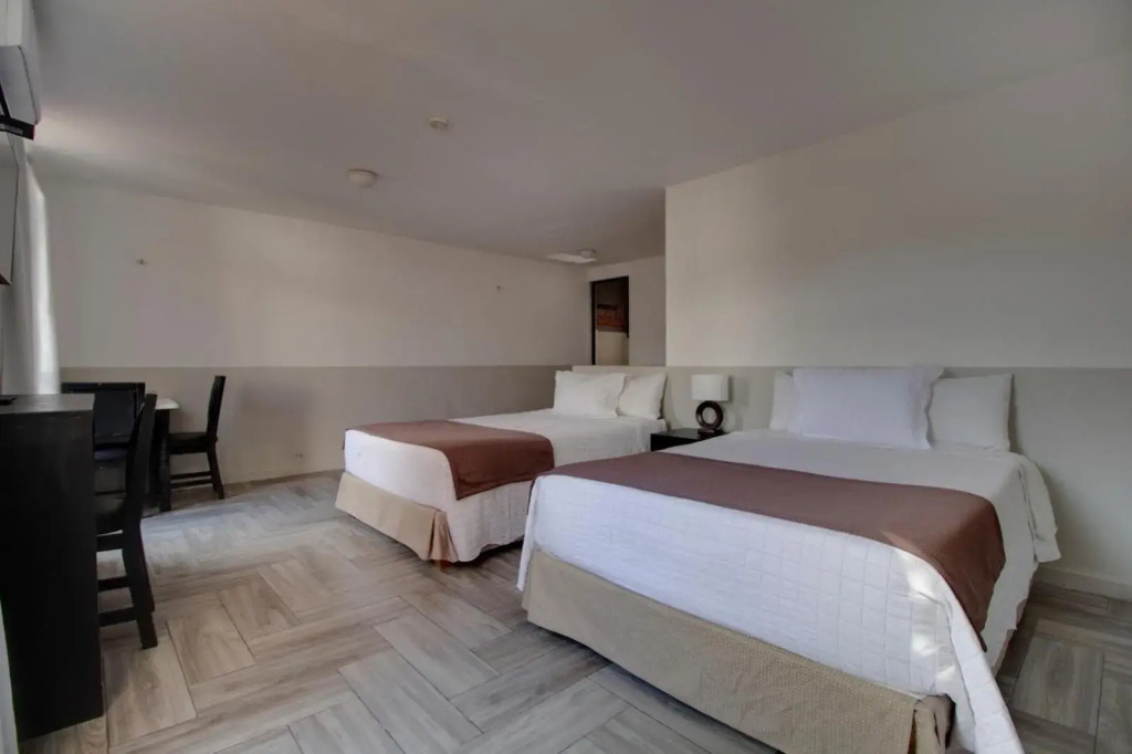 Hotel Punto 79