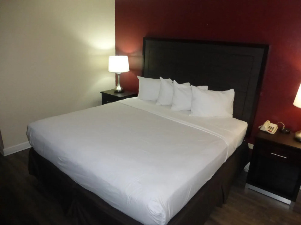 Отель Days Inn by Wyndham Forrest City I-40