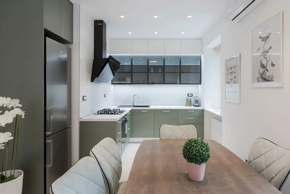 Spacious 2BDR Apartment few steps from City Center