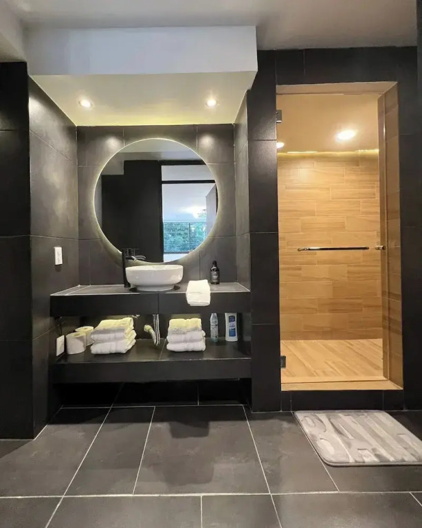 Posh Polanco Apts with Tv and Desk