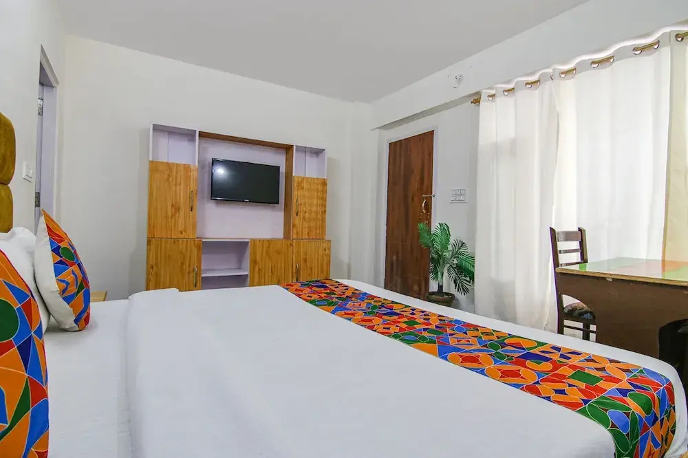 Fabhotel Nirvana Deluxe