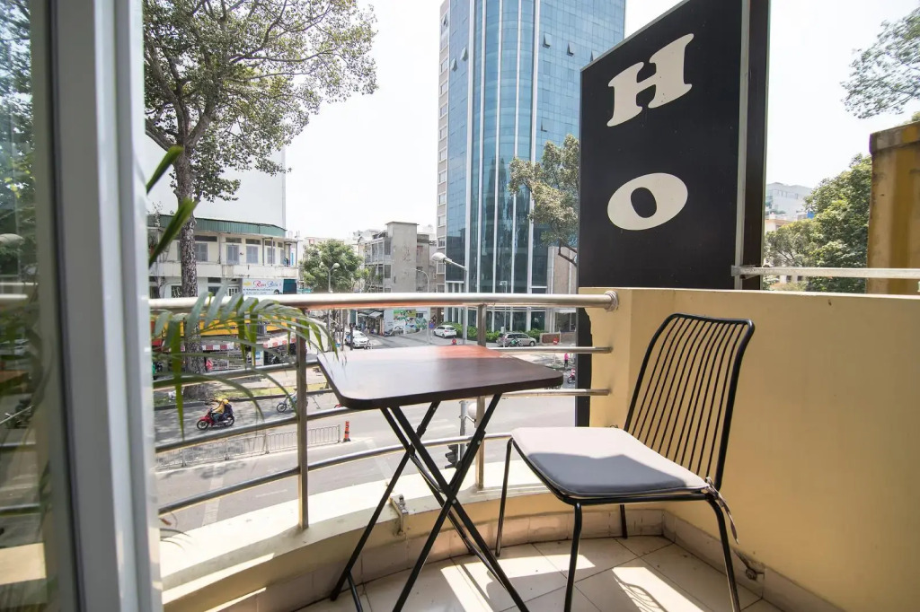 RedDoorz Plus @ Tran Hung Dao Street 2