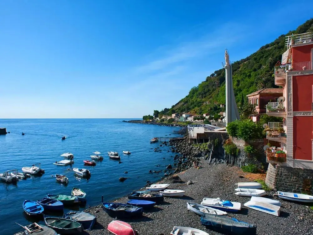 Apartment on the Boulevard of Santa Maria La Scala Near the Sea