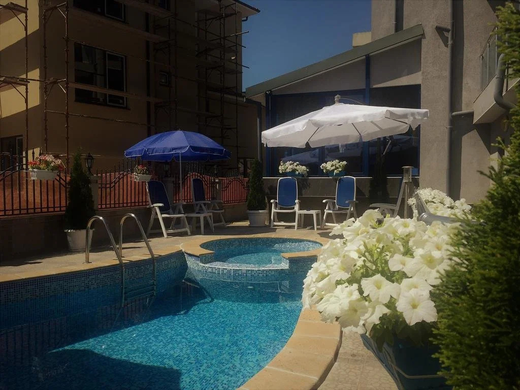 Royal Family Hotel