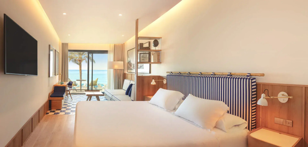 Отель H10 Porto Poniente