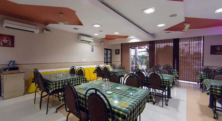 Hotel Vels Court