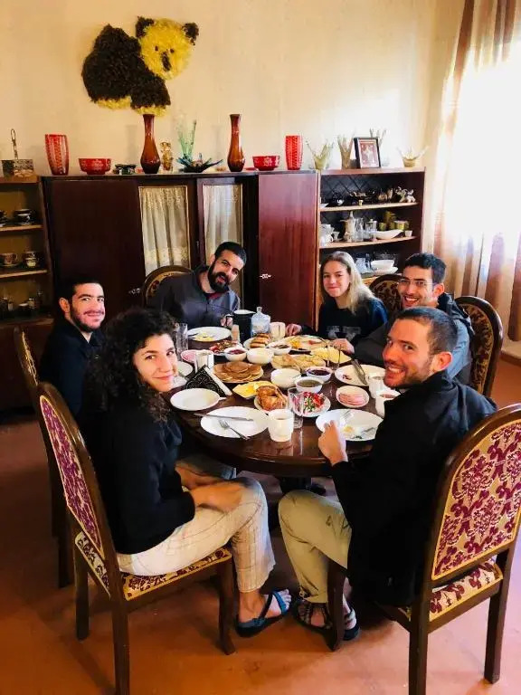 Travel Inn House Mestia • მოგზაურის სახლი
