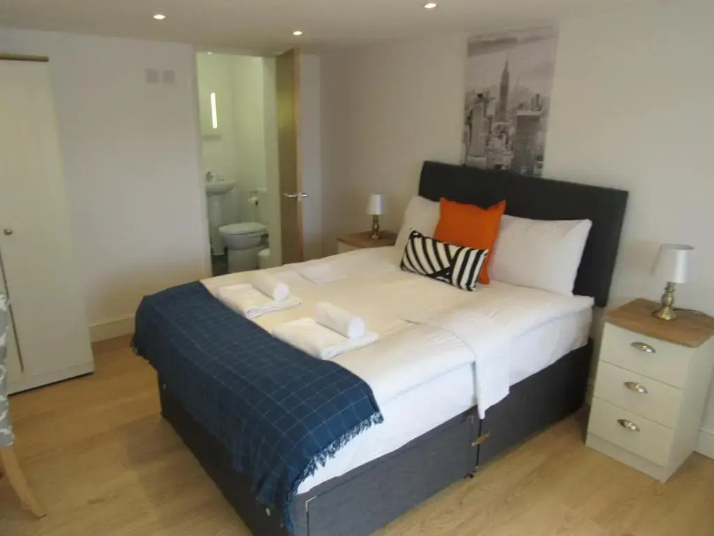 The Cambridge Suites - Tas Accommodations