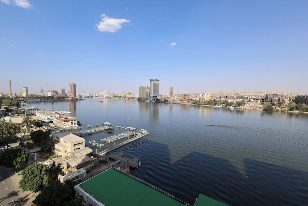 ELITE Premium 4BR Nilefront Apartment