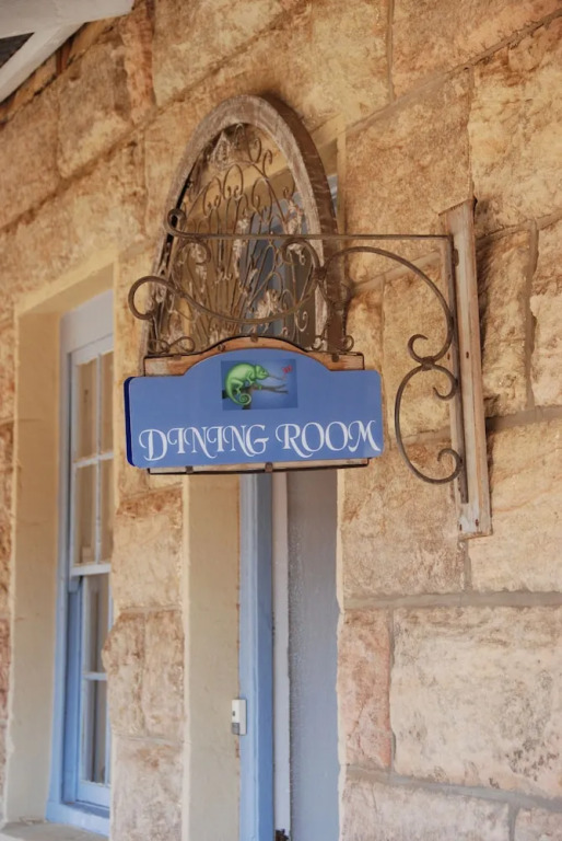 Sandstone Chameleon Guest House