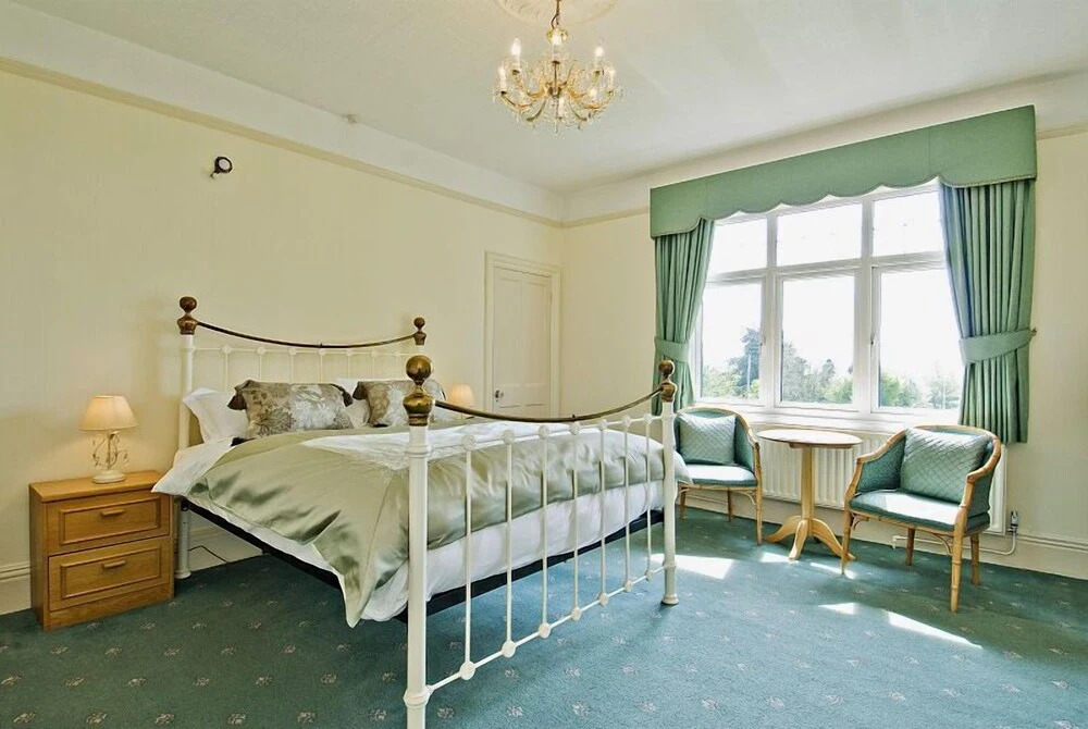 Ashleigh House