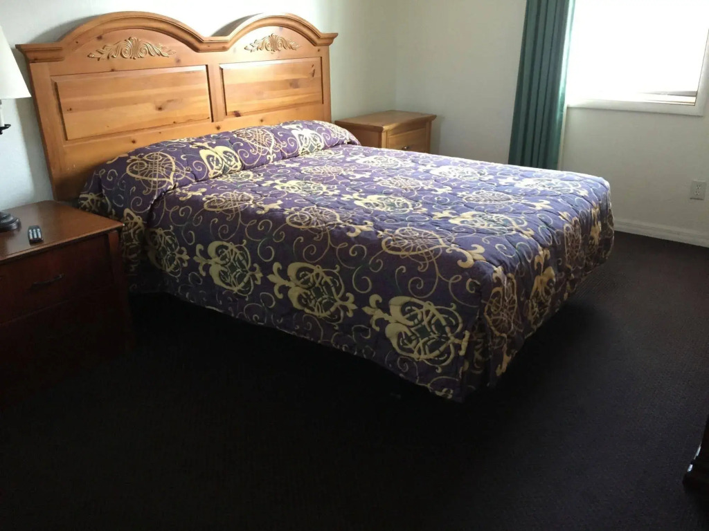 Travelers Inn