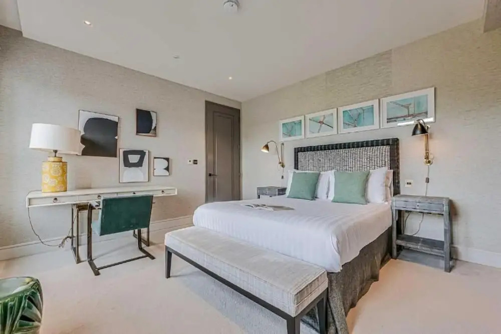 Westminster Apartments by DMONTRIO