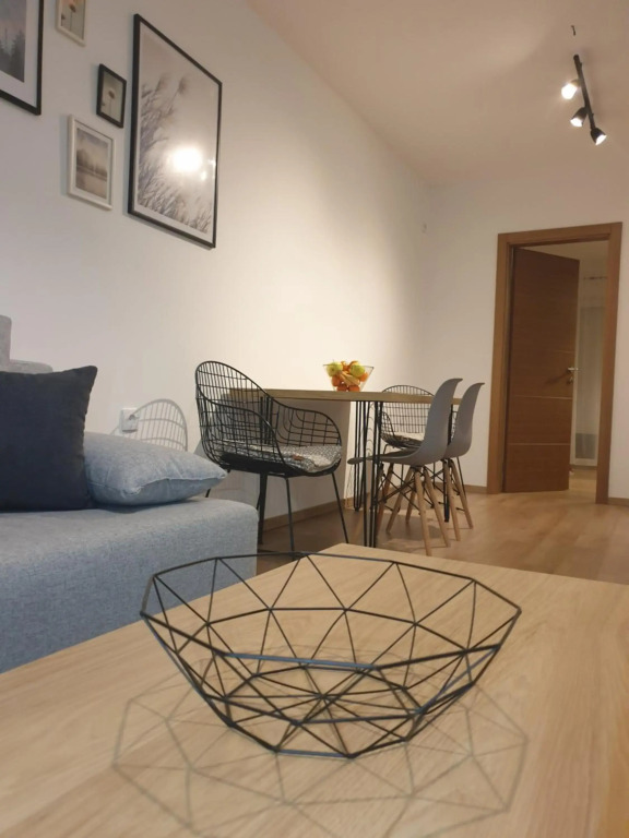 Apartment 12-09