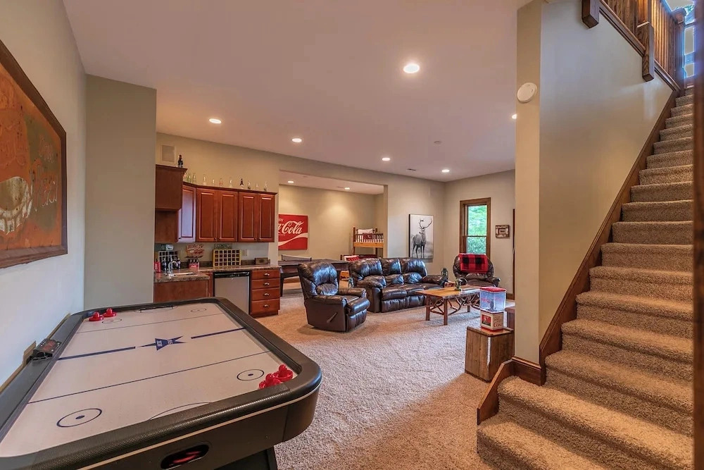 Lake Overlook High Elevation Home With Views and Game Room