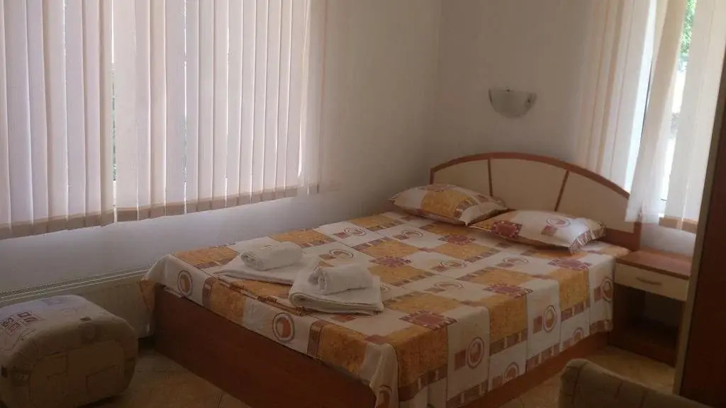 Guest House Eos