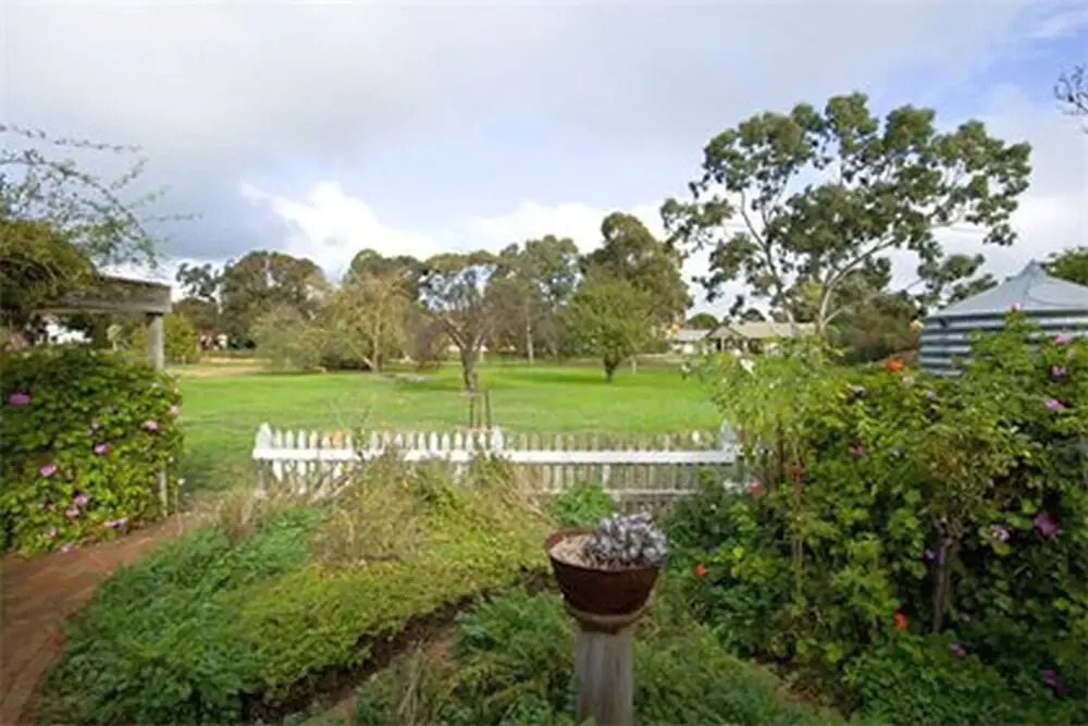 Sarahs Cottage
