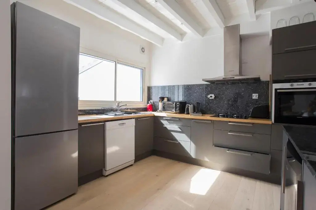 Calypso, Beautiful City House in Quiet Area, Close To Center.