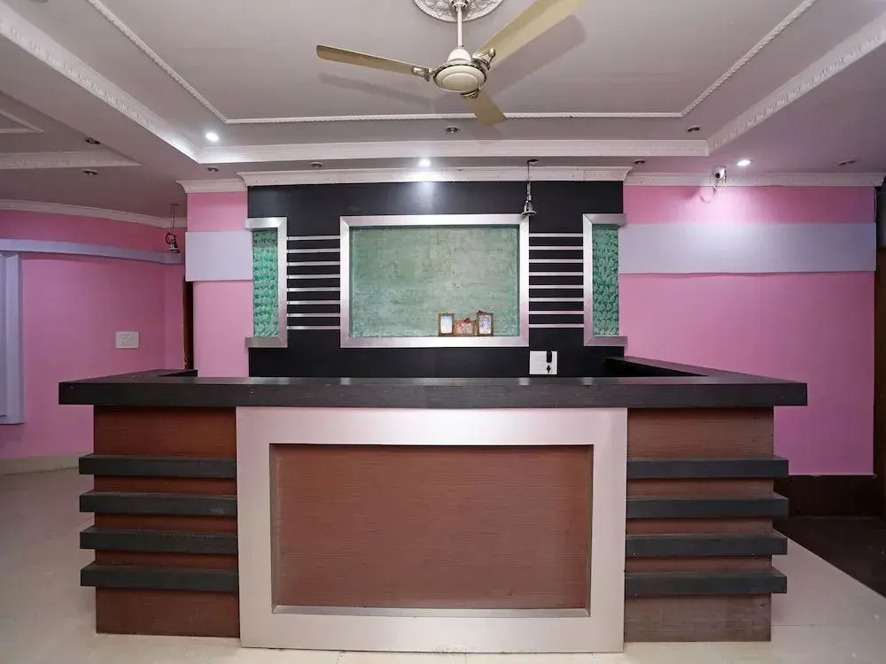 OYO Flagship 12005 Days Inn