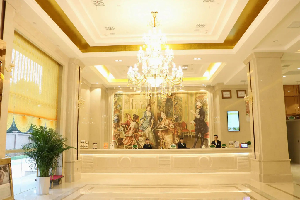 Vienna International Hotel (Wuhan Yangsi Port Yangtze River Bridge)