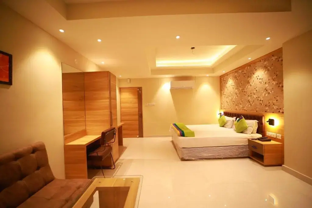 Click Hotel Capital House