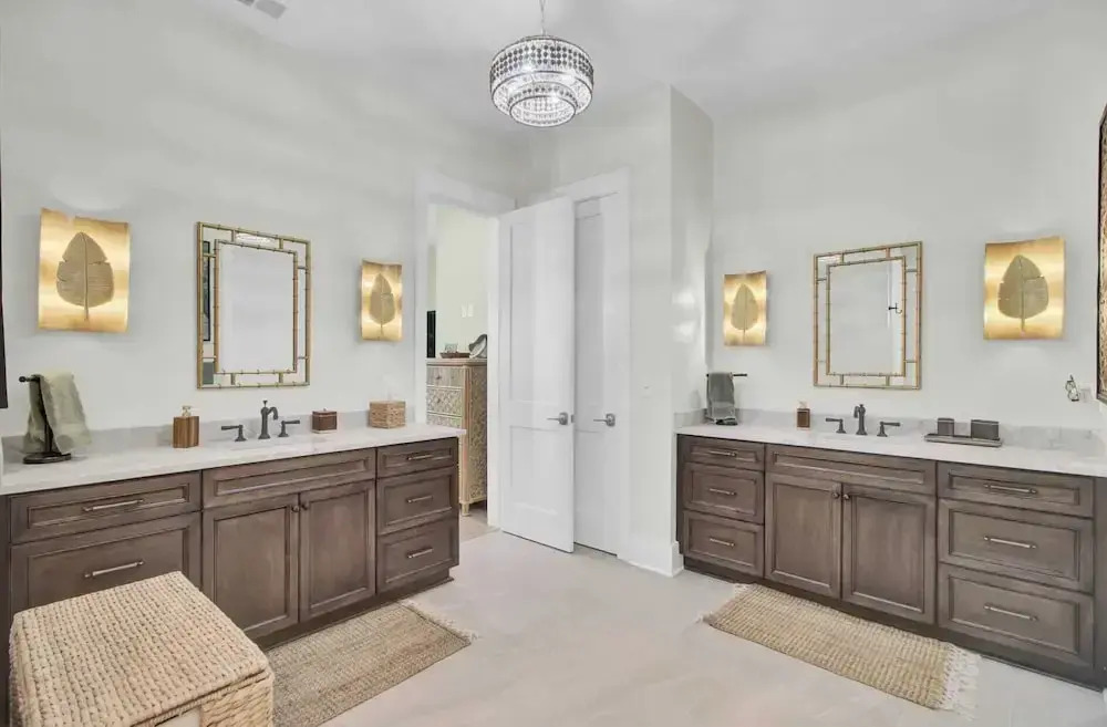 Walk to the Beach + Private Pool, Rooftop Terrace, Balcony 3602 Cameron