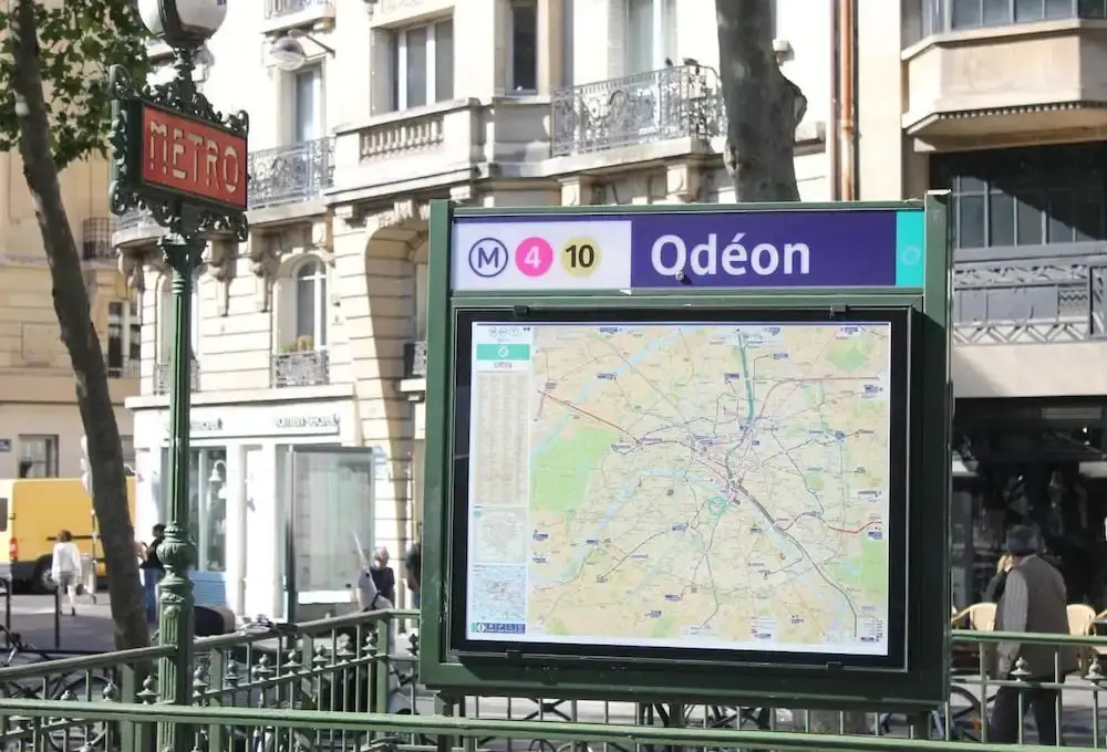 4 people In the heart of Saint Germain des Près by Weekome