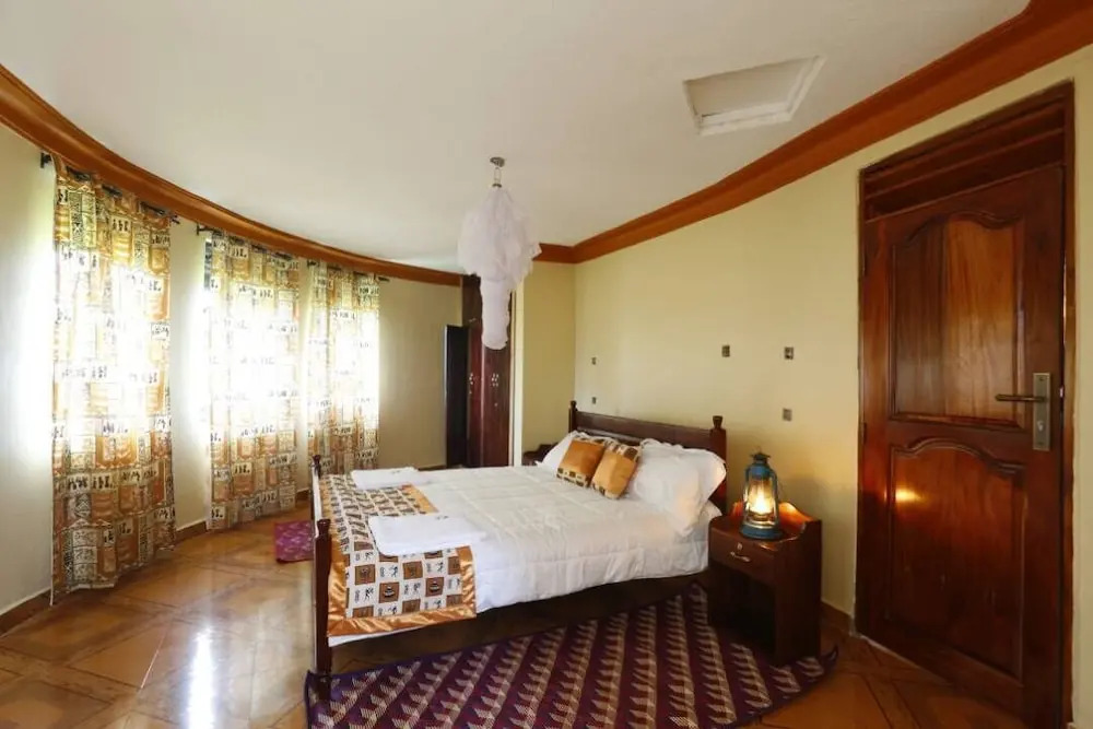 Top of the World Lodges Fort Portal