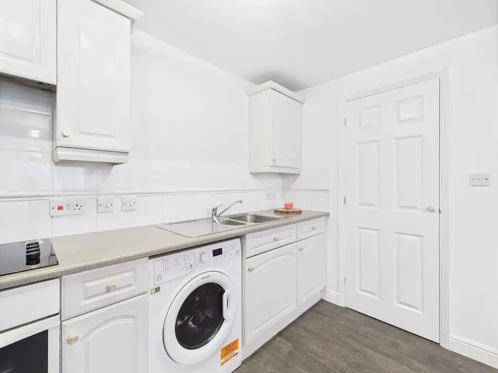 Modern Chaffordhundred Apartment Long Stay Sleeps2