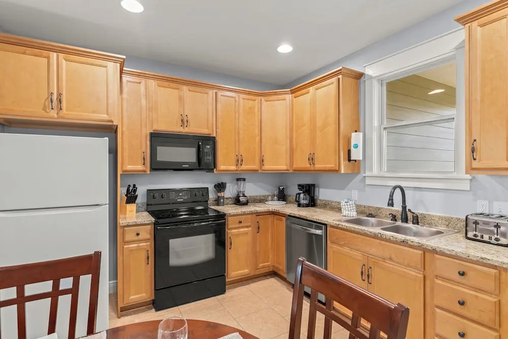 Sea Breeze - Dog Friendly 3BR 2BA Beach House, Beach Access