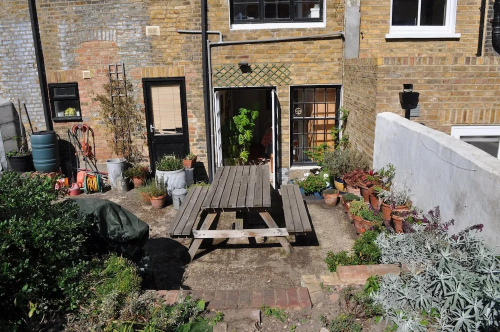 2 Bedroom Apartment With Garden in Hackney