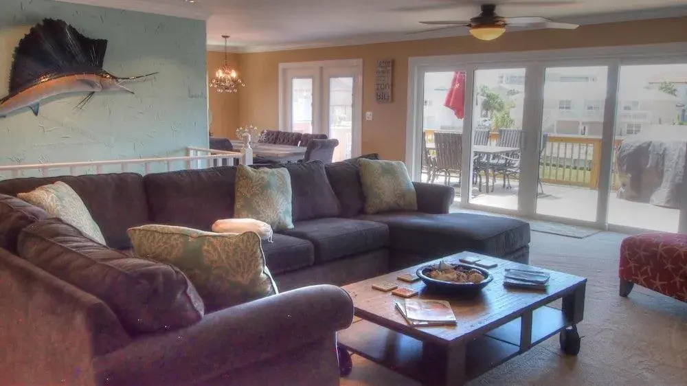 Palm Breeze - 4 Br Home