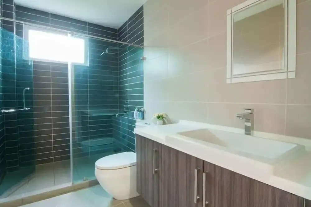 Sunset Seaview Vacation Condos @ Crystal Condo