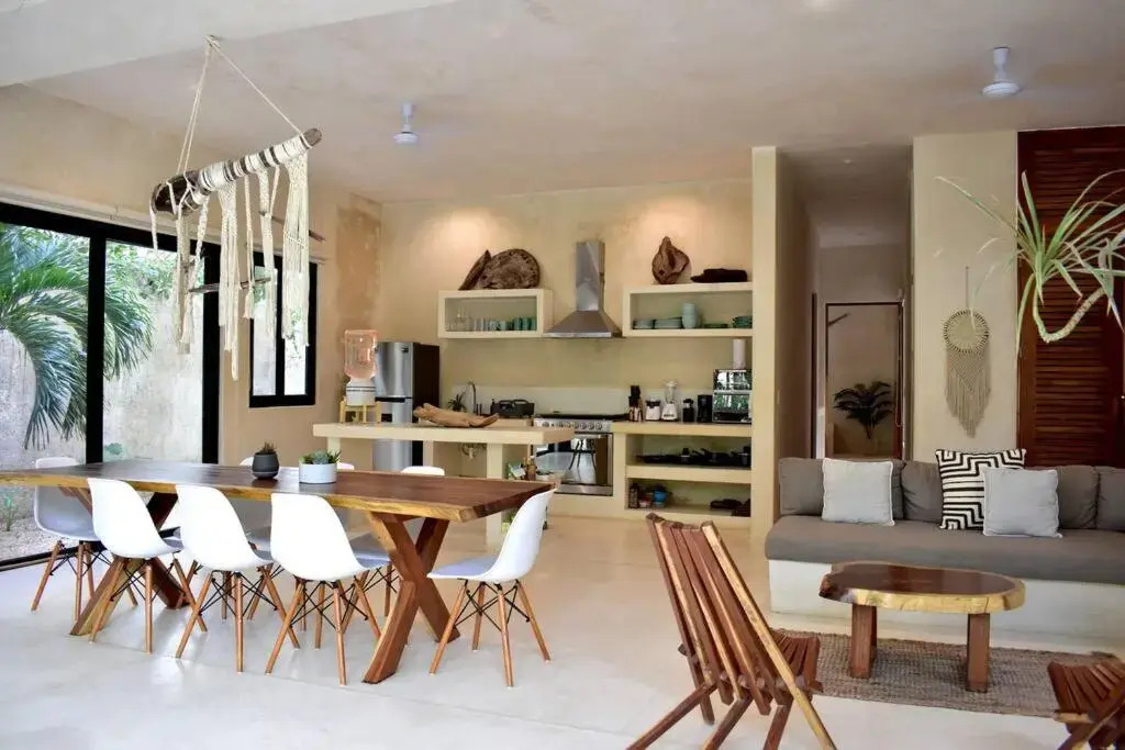Chic-Modern Apt w/Pool, Garden, Parking & 3 Bikes