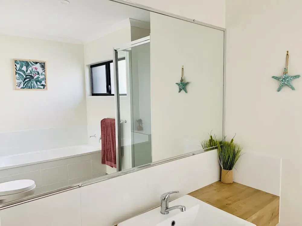 DAYDREAM Spcaious & Comfortable with Water Views