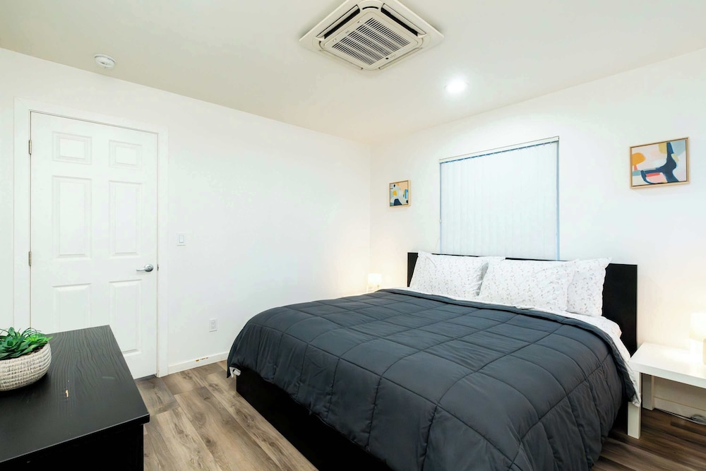 Foothills LA Family Friendly House