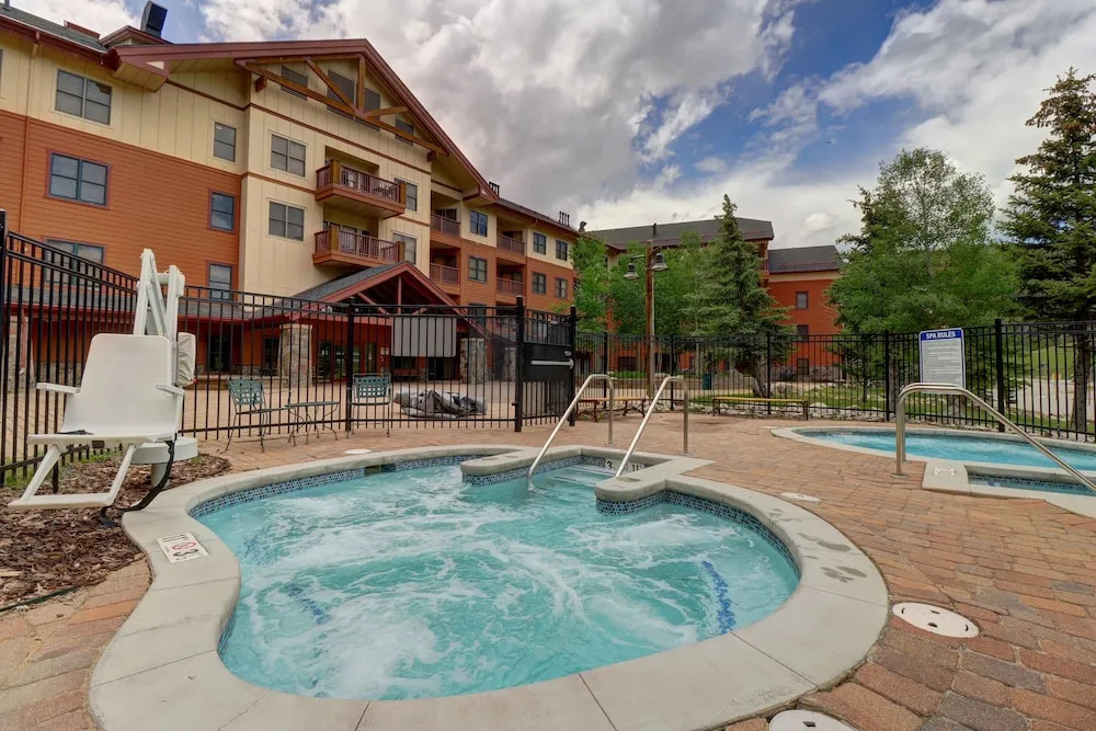 Newly Remodeled, Open Layout, with Incredible Views - CS302 by RedAwning