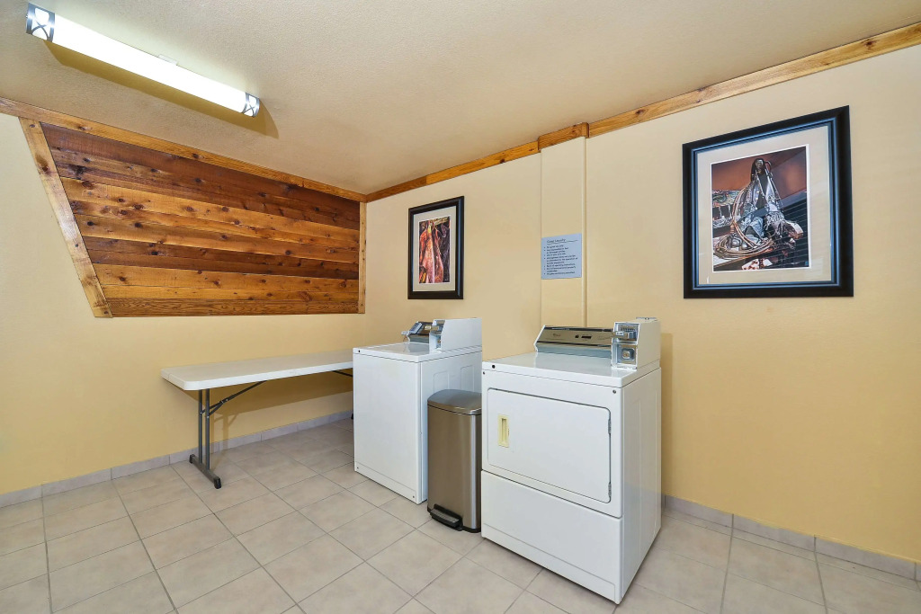 Best Western Windwood Inn & Suites
