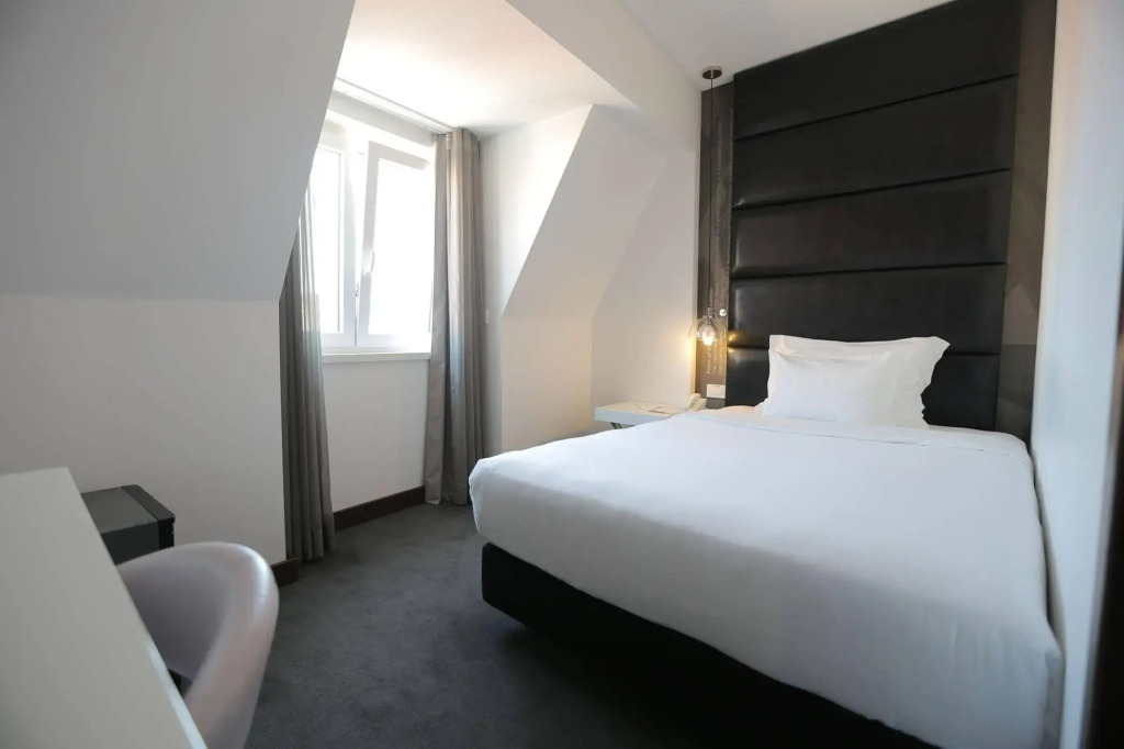 Lisboa Carmo Hotel