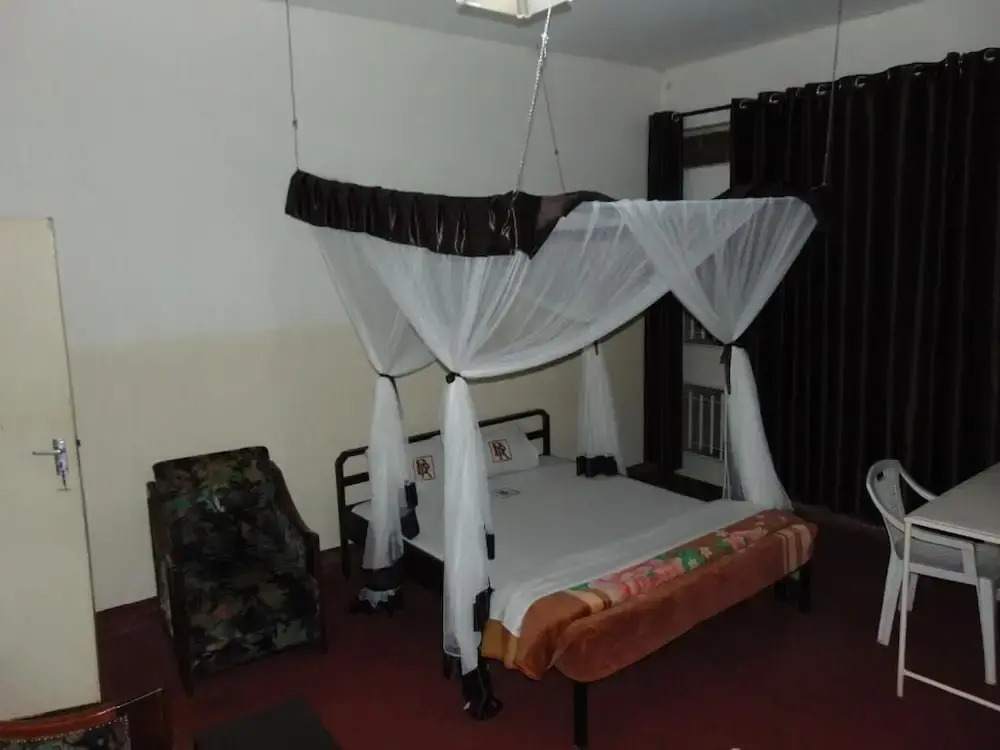 Brisk Hotel Triangle
