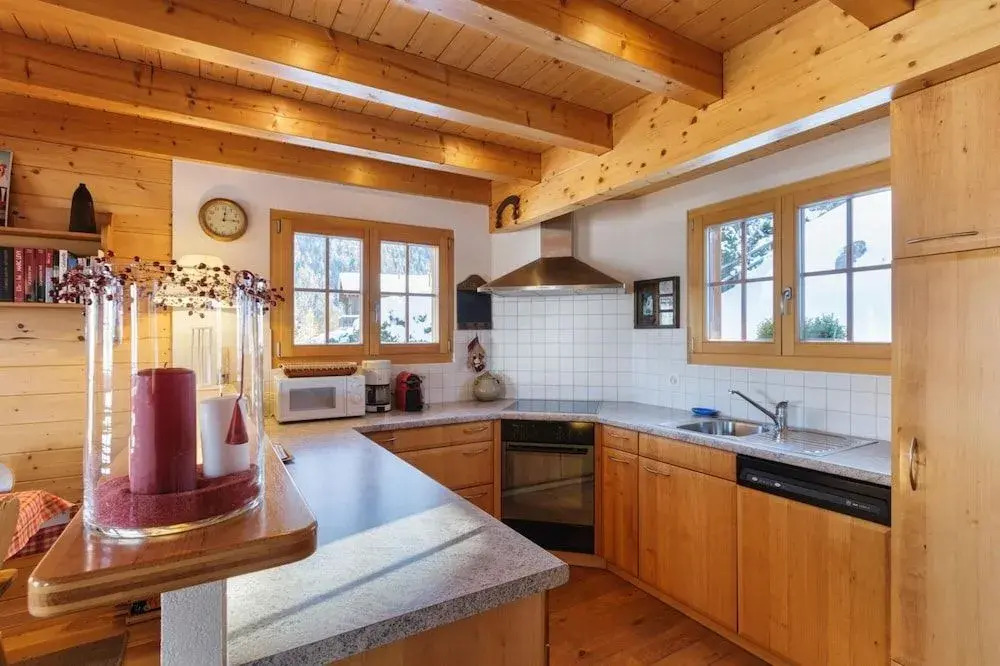 Montebello - Cozy Classic Swiss Chalet With Stunning Views