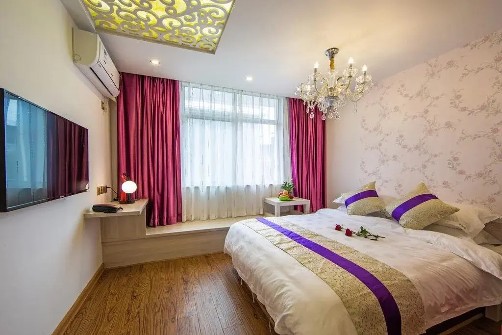 Dream In Jiangnan Hotel