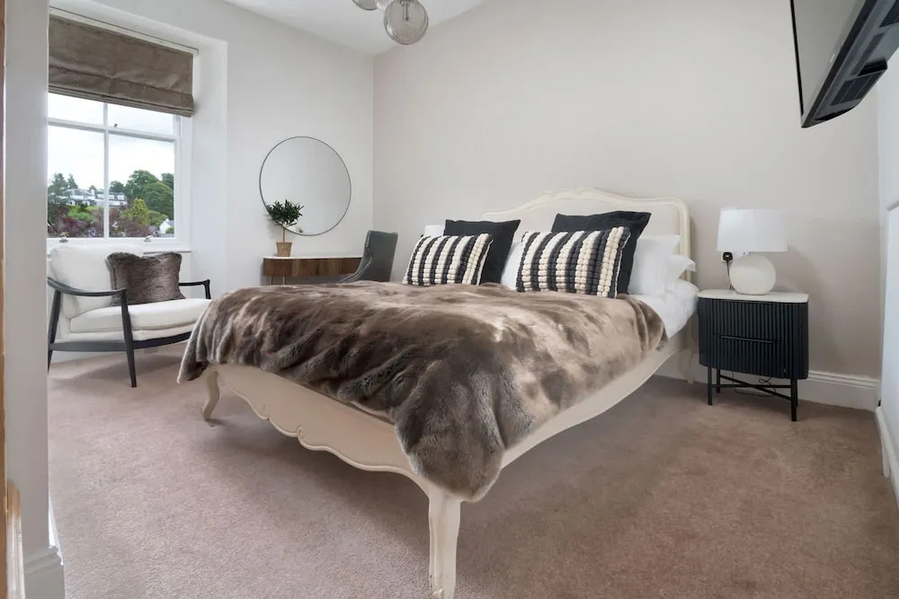Rosemount X3 Bed Townehouse With Hot Tub