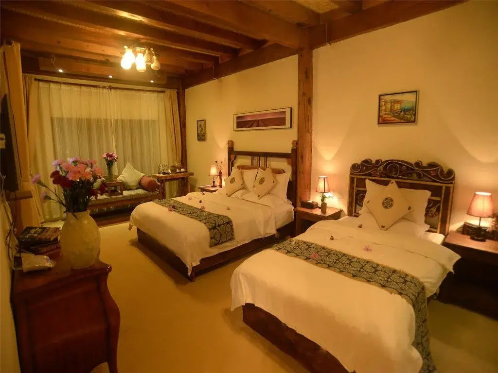 Shangri La E outfitting Hostel