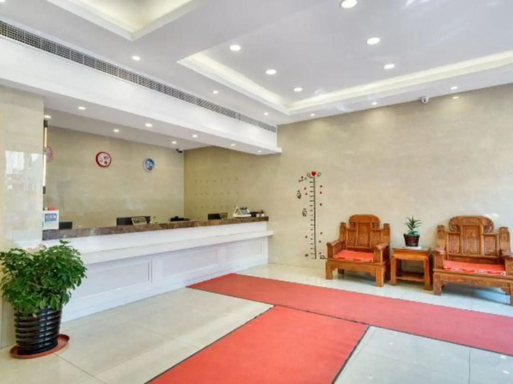 Q+ Bailing Ejia Business Hotel (Shanghai International Tourism Resort)